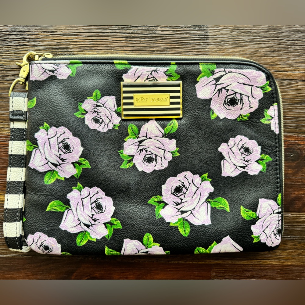 Betsy Johnson floral wristlet